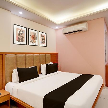ホテル Super Townhouse Airport Road Delhi ニューデリー エクステリア 写真